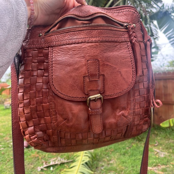 BORN cognac leather crossbody - Picture 8 of 9